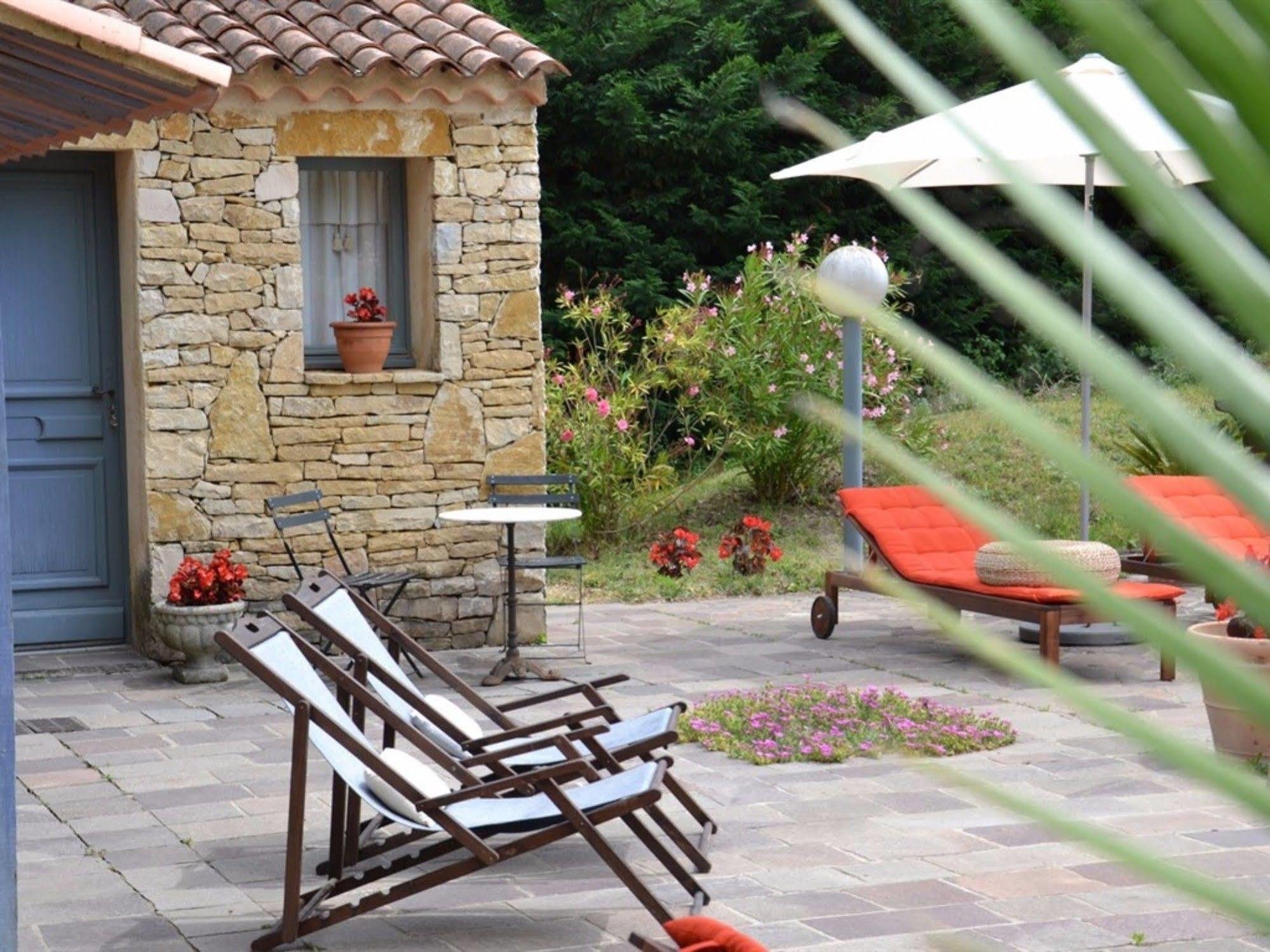 Hotel La Devinière à Donzère Extérieur photo