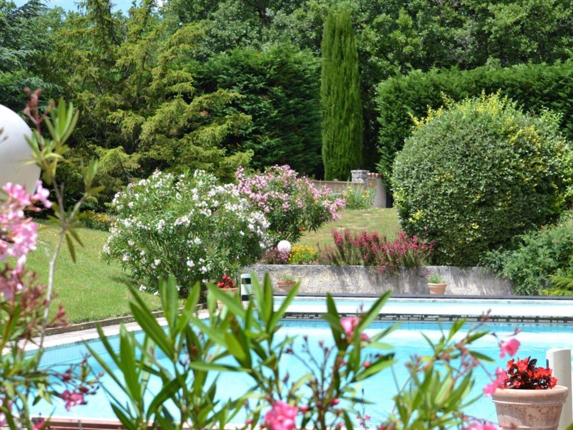 Hotel La Devinière à Donzère Extérieur photo
