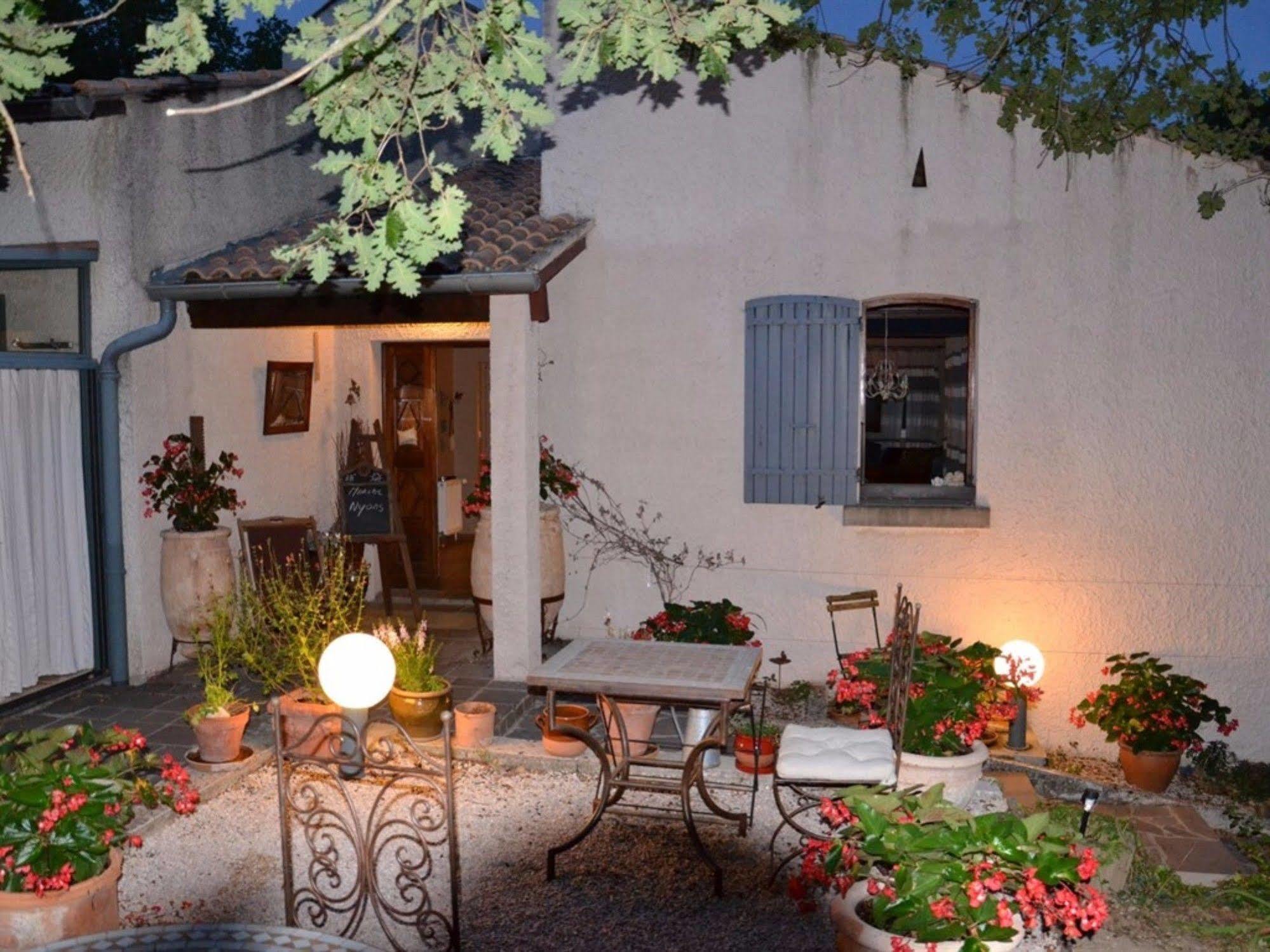 Hotel La Devinière à Donzère Extérieur photo